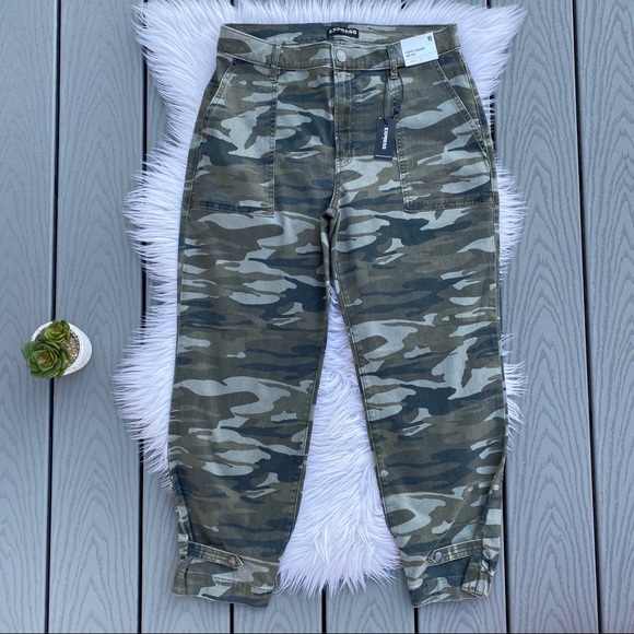 Express Camo Joggers - Picture 2 of 4